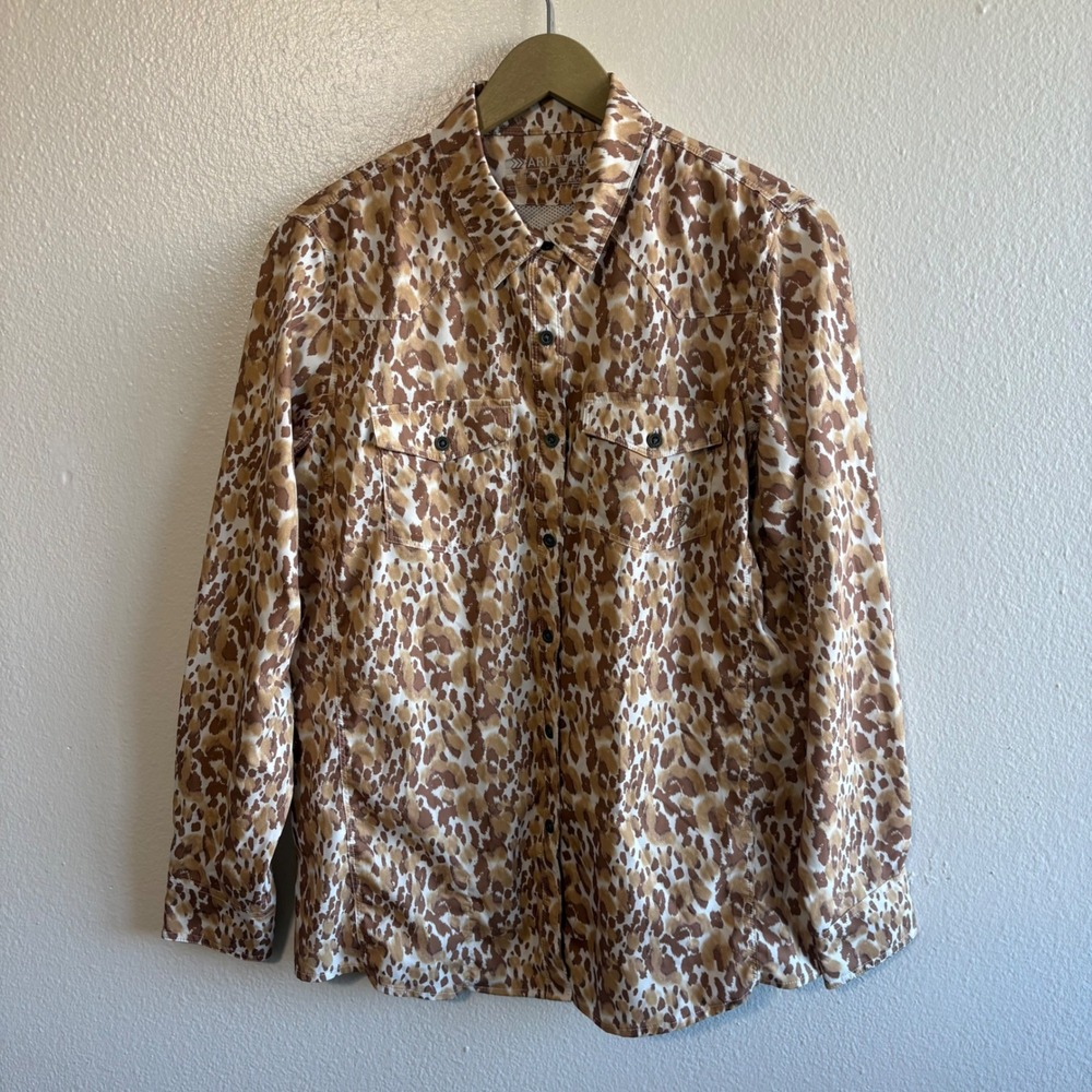 Ariat Tek Size Medium Tan White Animal Print Long Sleeve Button Up Lightweight